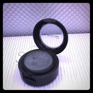 Eyeshadow silver ring